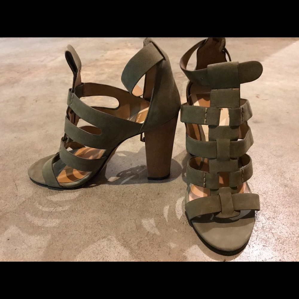 Dolce vita size 7.5 shoe. Olive green suede